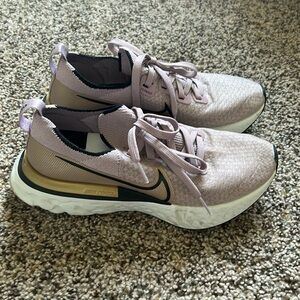 Nike React 7.5 Shoes